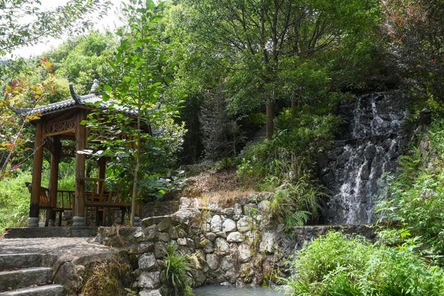 山色溪声觅仙踪