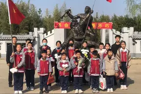 临沂肖庄小学开展“缅怀革命先烈 争做星火好少年”清明祭祀活动图片