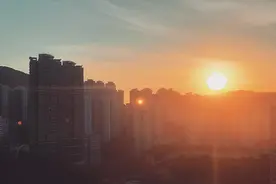 高明昌：晒太阳图片