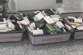 “成筐的充电宝被拦”，有人当场崩溃！新规即将执行，网友急了：手头几乎没有合格的图片