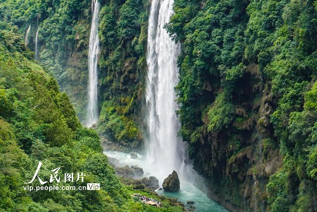 贵州兴义：马岭河峡谷迎客来