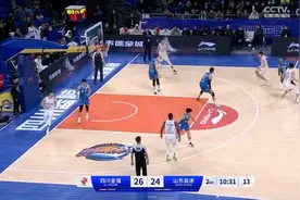半场战报|山东男篮46:52四川，贾诚得分上双图片