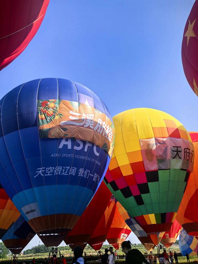 快来！坐着热气球俯瞰成都大美景色