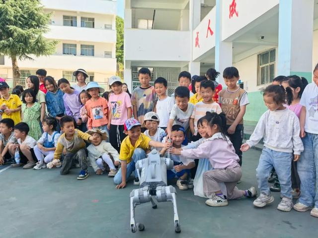 鲁甸：硬核科技邂逅非遗传承 点燃少年儿童科学梦