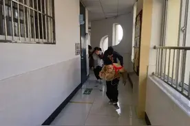 全民消防 生命至上 青岛八大峡小学举行“119”全国消防日教育活动图片