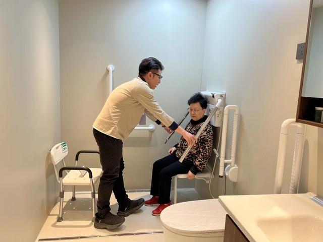 适老化补贴30%，这个智慧健康养老体验中心开业推出多项敬老优惠