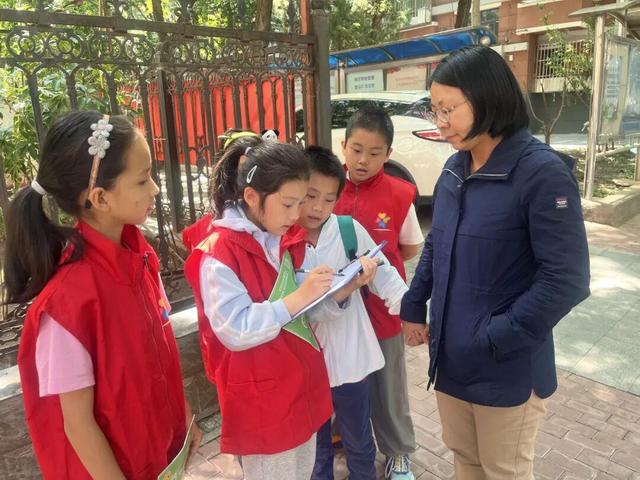 给垃圾找“家”，让娃娃当家，展览路街道“童心共治”破解垃圾分类难题