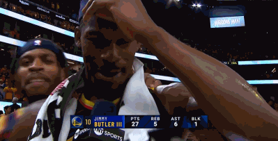 希尔德捣乱采访🤣巴特勒：回更衣室！别搞我！这是全美直播！图片