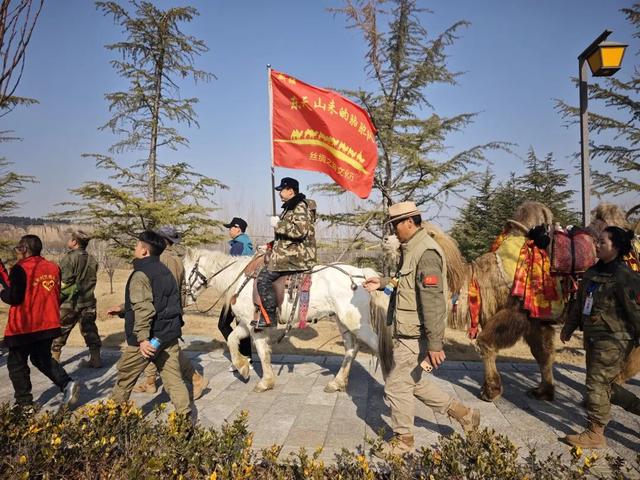 驼铃叩响函谷雄关 豫疆同心文化交融