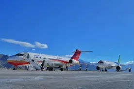 C919首次飞抵拉萨，国产商用飞机相聚青藏高原图片