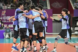 少了张景胤的浙江德清男排，再次夺下了排超联赛季军图片