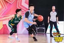 校园篮球全明星周末在京举行，马布里给年轻球员分享经验图片