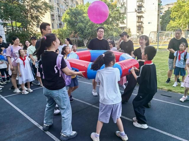 开学啦丨四色交响，潮头启航！“红橙蓝绿”主题报到日玩转新学期