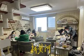 提前4天预约美甲凌晨1点才做完，店家：线上平台关闭，一天只接12单图片