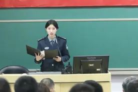 25岁的她，为何选择来北大当保安？图片