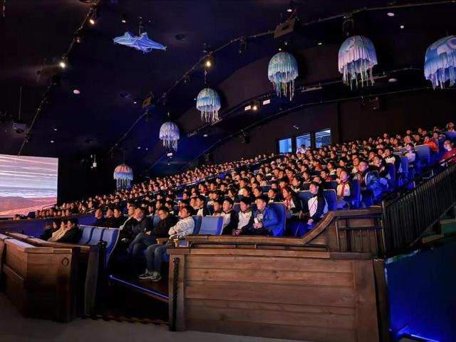 千场演出！青岛首个常态化演艺项目《寻梦沧海》演绎“向海图强”史诗