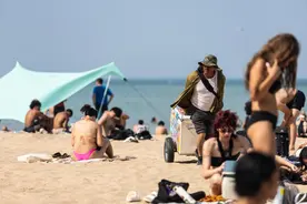 高温“炙烤”北半球 多国受灾影响民生图片