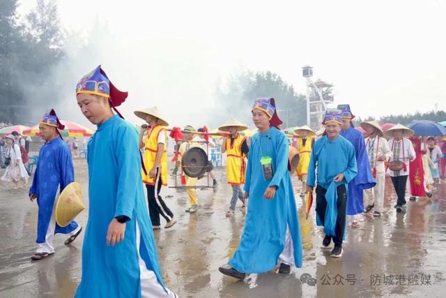 跟着赛事去旅行 | 尾金滩：追风逐浪，邂逅日落