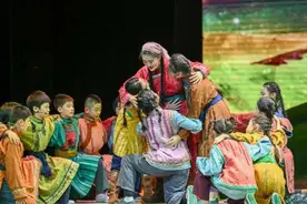 《三千孤儿入内蒙》在沪巡演图片