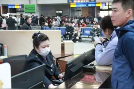 清明小长假 长春站加开临客27列图片