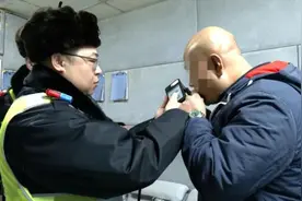 昨天晚上，哈尔滨这30多人被查！图片