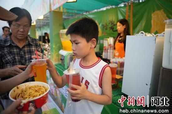河北隆尧：最美消夏夜 欢乐不停