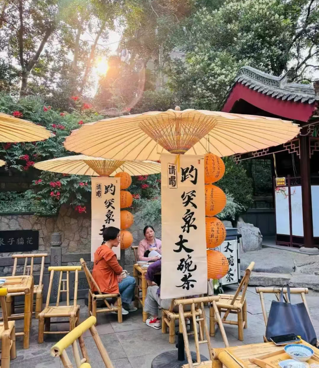 再走一遍老舍的济南