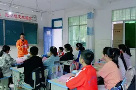 护林员王进：二十年风雨坚守 护八千亩青绿图片