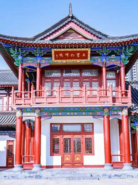 “我们去曲江玩呀!”“一言为定!”