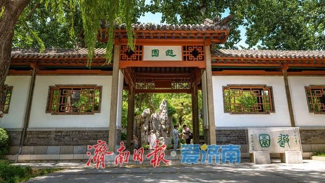 一年四季 泉在济南丨大明湖遐园：济南版“苏州园林”变身汉服佳人取景地
