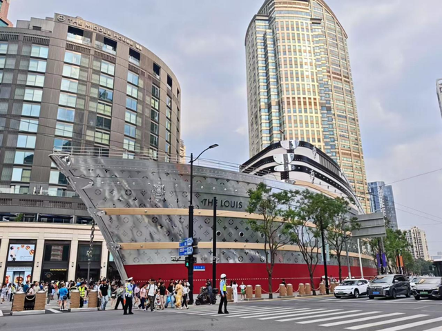 定格摩登、文艺与烟火气！这个秋冬，用镜头“域见静安”丨域见上海 域见静安