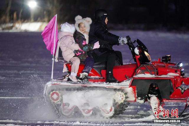 黑龙江铁力年丰村“冰雪嘉年华”正式亮相