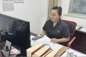 “和你在一起”丨离婚后推诿抚养义务，孩子何以为家图片