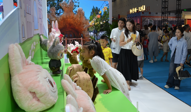 “你好，北京”闪耀第22届中国—东盟博览会旅游展区 全链条入境游服务邀全球共赏首都魅力