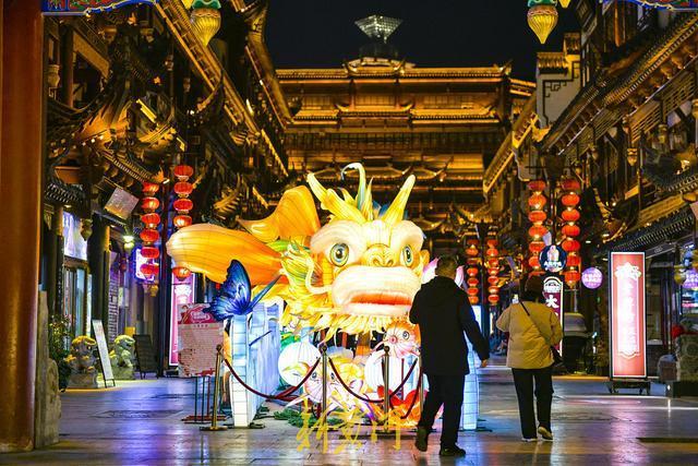 花灯展点亮百年商埠泉城夜色再添国风新韵