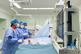 七旬老人走路腿跛 原是患上“腿梗” “三高”人群如出现下肢发凉、麻木、疼痛、间接性跛行要引起重视图片