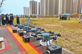 近700人在郑州参加无人机“驾照”考试 “飞”要考个证图片