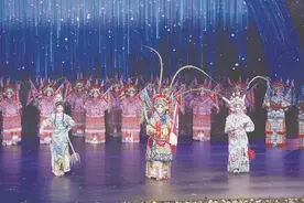安庆黄梅戏艺术节上的精彩表演图片