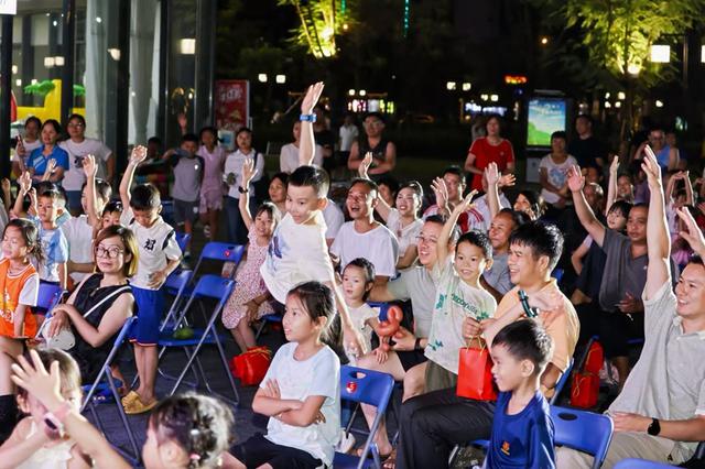 2025“芒”遇百色·芒果消费嘉年华晚会热力开演