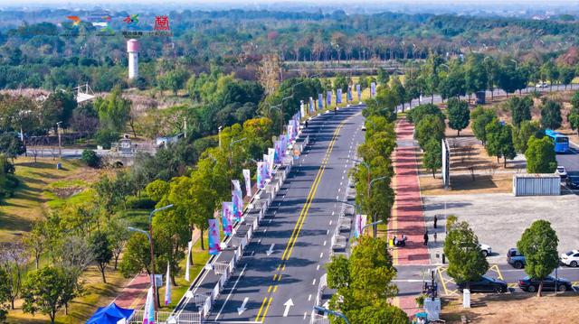 图文直播：2025全国体育文化宣传推广活动(湖北·荆州站)火炬传递