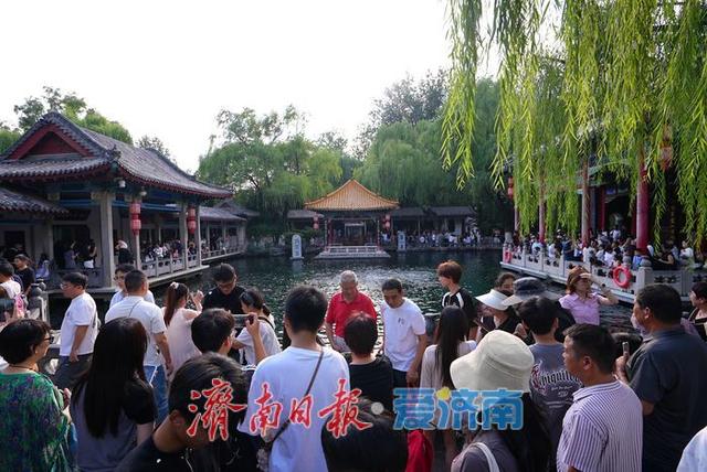 “水涌若轮”盛景醉游人