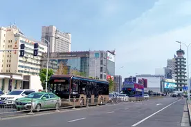 晒晒咱们的解放路丨当年解放军由此入城，郑州解放路藏了多少“第一”？图片