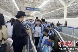 湖北宜昌：“铁路+文旅”助力峡江经济“热辣滚烫”图片