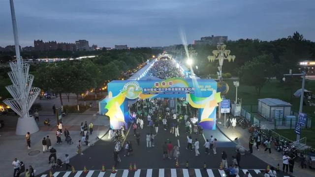 鄂尔多斯首届美食文化周开幕！“三件套”、美食、非遗点燃“暖城”夜