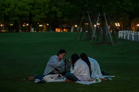 24小时开放的公园，装着城市生活的下半场图片