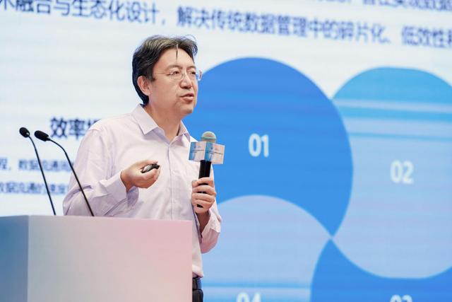 激发新型工业化澎湃动能 2025全球工业互联网大会“人工智能+工业场景融合发展论坛暨新华网思客会”在沈阳举行