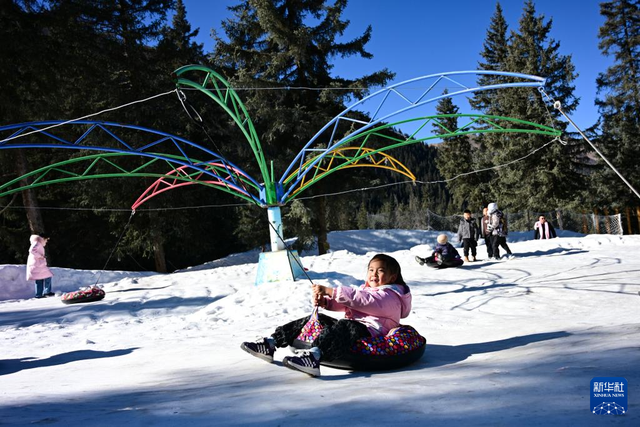 青海祁连：冰雪旅游热