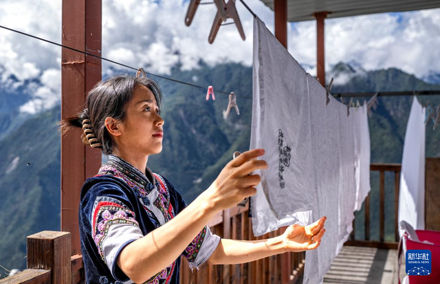 新时代中国调研行之文化中华丨“云端村落”老姆登的烟火气与致富路