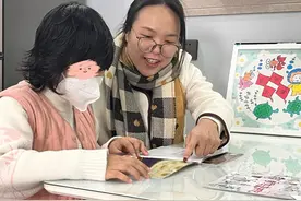 来自五湖四海的患儿家属，在医院一起过年图片