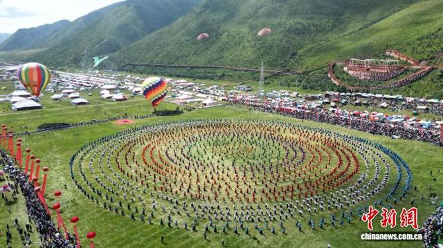 “中国锅庄之乡”甘肃碌曲第十一届锅庄文化周开幕